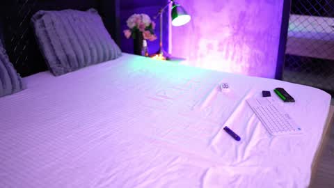 IvyRowa online show from 13, 1, 2025