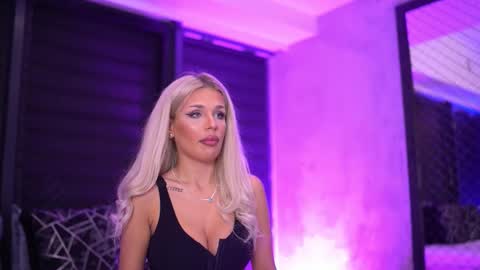 IvyRowa online show from 1, 10, 2025