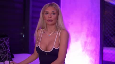 IvyRowa online show from 9, 10, 2025