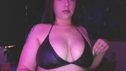 Amiee online show from 7, 6, 2026