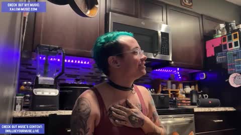 Muse hethey online show from 25, 11, 2025