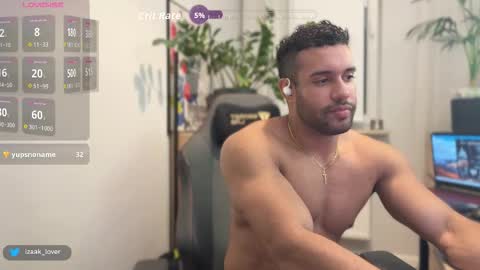 Snapshot of izaak_lover chatting on 8, 9, 2025 Izaak online show from 8, 9, 2025
