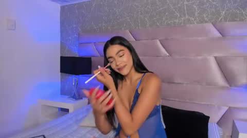 Snapshot of izanthorne chatting on 7, 7, 2026 Izan Thorne online show from 7, 7, 2026