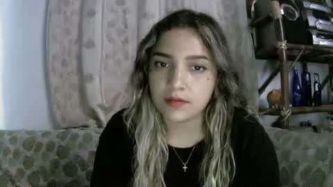 izzy_32 online show from 6, 4, 2026