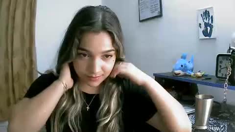 izzy_32 online show from 14, 4, 2026