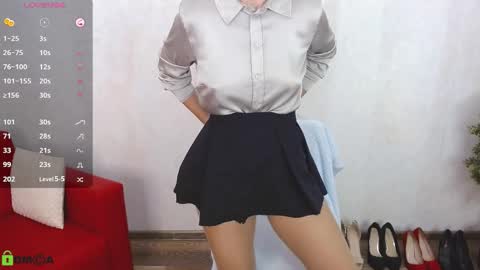 Queen of nylon  Victoria online show from 22, 9, 2025