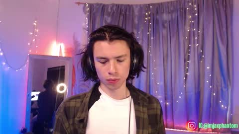 Hey im Jaxxxon check my info     online show from 26, 9, 2025