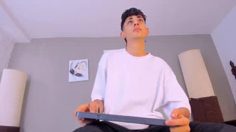 j_martony online show from 23, 9, 2025