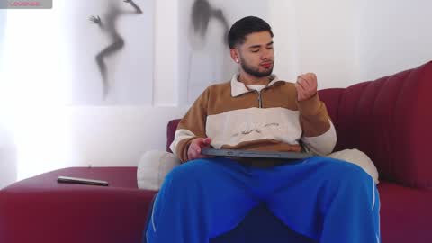    online show from 15, 4, 2026