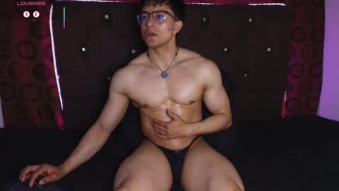 Jacke online show from 3, 3, 2026