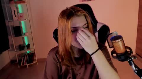 Snapshot of jacky_croft chatting on 16, 12, 2024 Linda Sofia help me get to 100 thumbs up online show from 16, 12, 2024