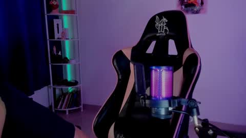 Snapshot of jacky_croft chatting on 8, 1, 2025 Linda Sofia help me get to 100 thumbs up online show from 8, 1, 2025