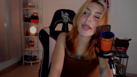 Snapshot of jacky_croft chatting on 1, 2, 2025 Linda Sofia help me get to 100 thumbs up online show from 1, 2, 2025