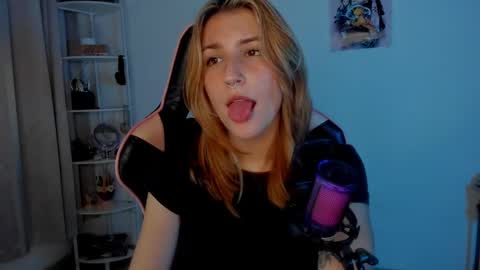 Snapshot of jacky_croft chatting on 10, 2, 2025 Linda Sofia help me get to 100 thumbs up online show from 10, 2, 2025