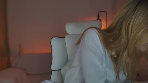 Snapshot of jacky_croft chatting on 19, 9, 2025 Linda Sofia help me get to 100 thumbs up online show from 19, 9, 2025