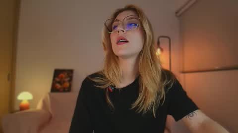 Snapshot of jacky_croft chatting on 14, 10, 2025 Linda Sofia help me get to 100 thumbs up online show from 14, 10, 2025