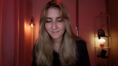 Linda Sofia help me get to 100 thumbs up online show from 16, 3, 2026