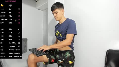 Snapshot of jacobb_lee chatting on 30, 12, 2024 Jacob Lee online show from 30, 12, 2024