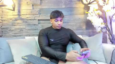 Jacob Stonne online show from 15, 4, 2026