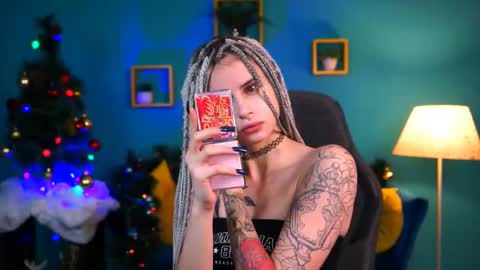 jade_castle online show from 18, 12, 2024