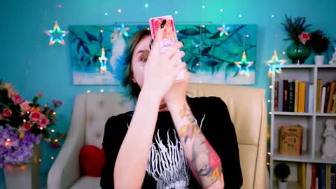 jade_castle online show from 6, 1, 2025