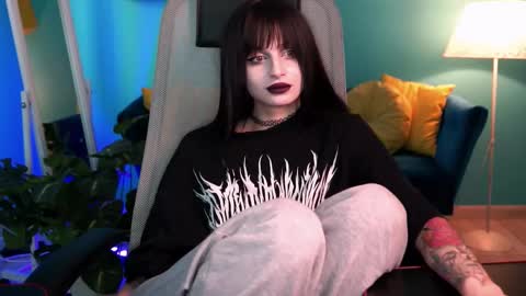 jade_castle online show from 1, 3, 2025