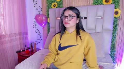 Snapshot of jade_nm chatting on 25, 9, 2025 ade online show from 25, 9, 2025