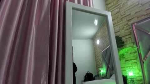 jade white  online show from 12, 9, 2025