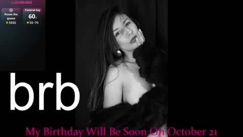 jade white  online show from 13, 9, 2025