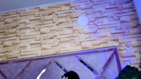 jade white  online show from 7, 1, 2026