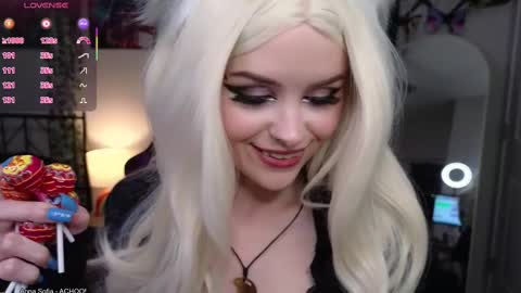 Bunnie Jade online show from 25, 2, 2025