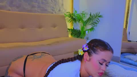 jadee__ online show from 6, 10, 2025