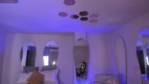 JADE EVANS online show from 2, 3, 2025