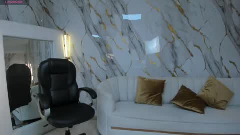 JADE EVANS online show from 23, 3, 2026