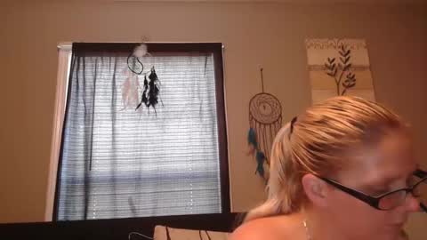 JadeLuv online show from 7, 12, 2024