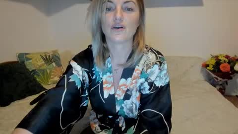 Snapshot of jadore_able82 chatting on 15, 2, 2025 elena online show from 15, 2, 2025