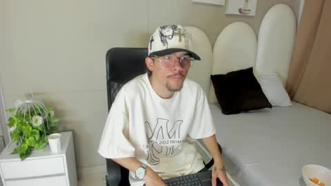 Snapshot of jake_miller__ chatting on 8, 5, 2026 Jake online show from 8, 5, 2026