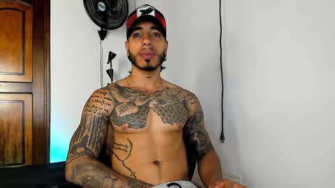 Snapshot of jakee_brown chatting on 10, 1, 2025 Santiago online show from 10, 1, 2025