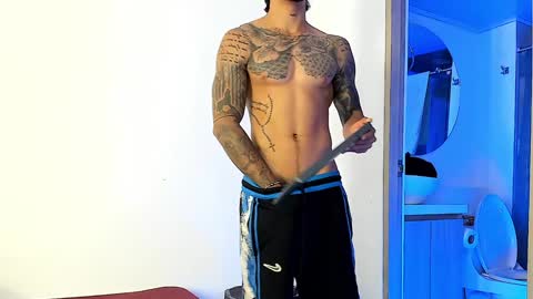 Snapshot of jakee_brown chatting on 8, 2, 2025 Santiago online show from 8, 2, 2025