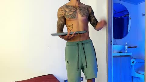 Snapshot of jakee_brown chatting on 14, 2, 2025 Santiago online show from 14, 2, 2025