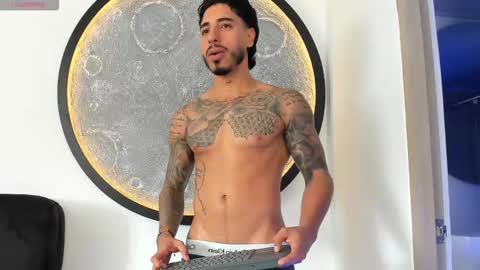 Snapshot of jakee_brown chatting on 14, 11, 2025 Santiago online show from 14, 11, 2025