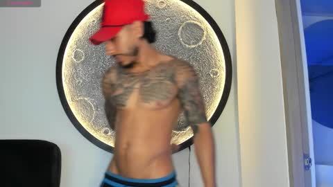 Snapshot of jakee_brown chatting on 16, 11, 2025 Santiago online show from 16, 11, 2025