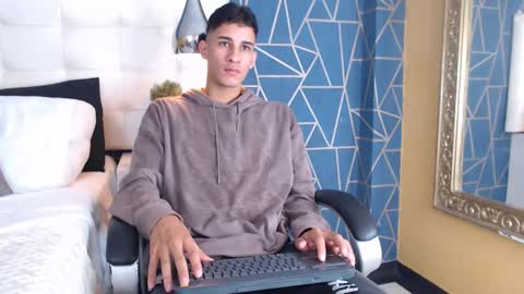 Snapshot of jakemoxleey chatting on 4, 3, 2025 jakemoxleey online show from 4, 3, 2025