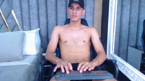 Snapshot of jakemoxleey chatting on 6, 3, 2025 jakemoxleey online show from 6, 3, 2025