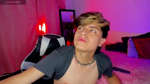 Snapshot of jakob_boiis chatting on 21, 5, 2026 miha adams online show from 21, 5, 2026