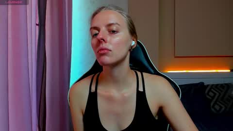 Snapshot of jam_cream chatting on 12, 10, 2025 Sofia online show from 12, 10, 2025