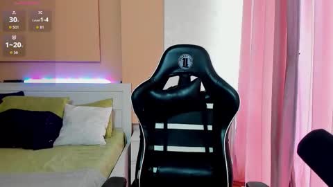 Snapshot of jam_cream chatting on 4, 11, 2025 Sofia online show from 4, 11, 2025