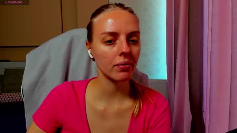 Snapshot of jam_cream chatting on 23, 11, 2025 Sofia online show from 23, 11, 2025