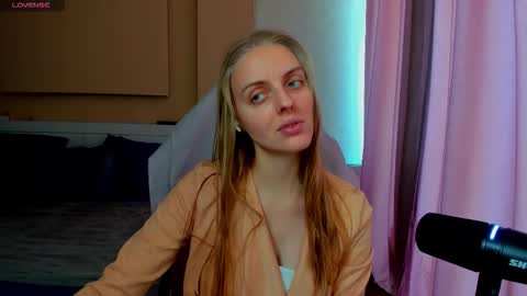 Snapshot of jam_cream chatting on 15, 12, 2025 Sofia online show from 15, 12, 2025