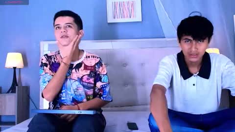 Snapshot of james_and_kenet chatting on 18, 1, 2026 James y Kenet online show from 18, 1, 2026